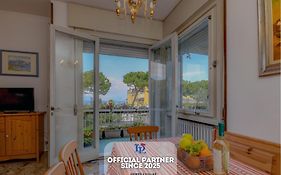 Desenzanoloft Official Partner Marriott Homes & Villas - The Sunflower Front Lake