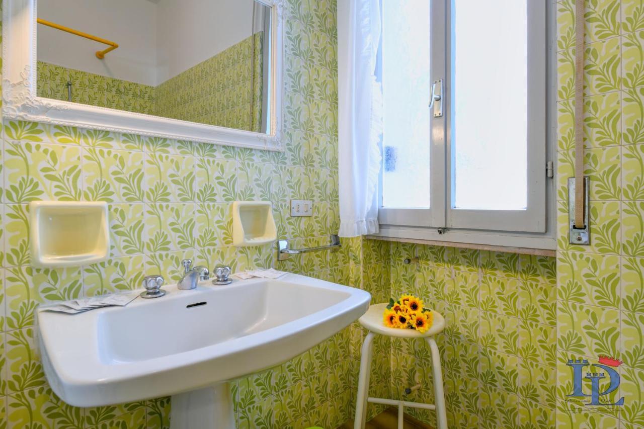 Desenzanoloft Official Partner Marriott Homes & Villas - The Sunflower Front Lake Desenzano del Garda Exterior foto
