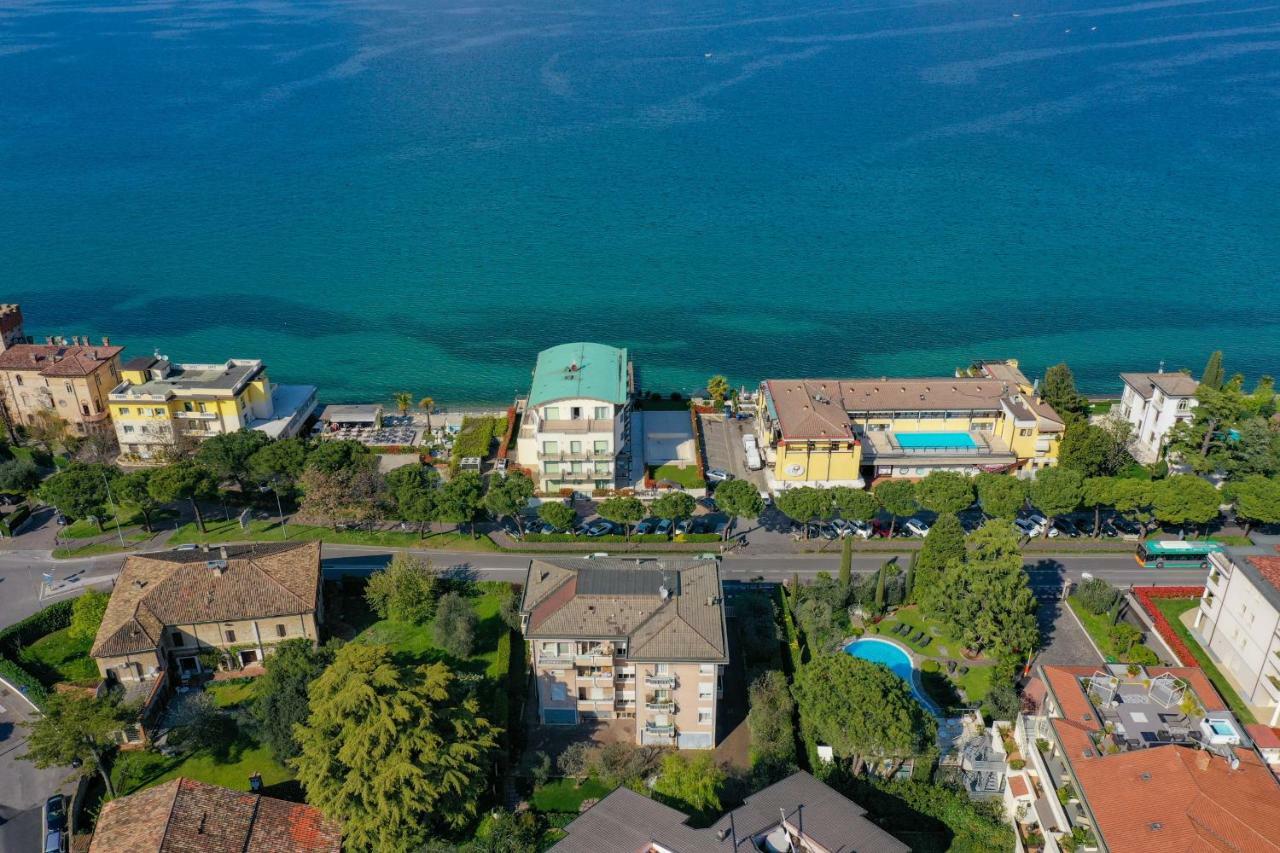 Desenzanoloft Official Partner Marriott Homes & Villas - The Sunflower Front Lake Desenzano del Garda Exterior foto