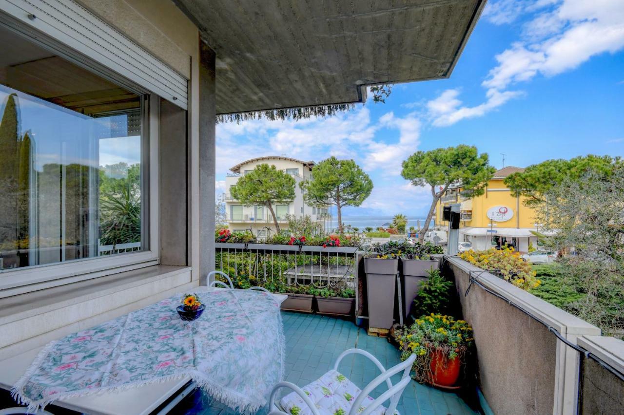 Desenzanoloft Official Partner Marriott Homes & Villas - The Sunflower Front Lake Desenzano del Garda Exterior foto