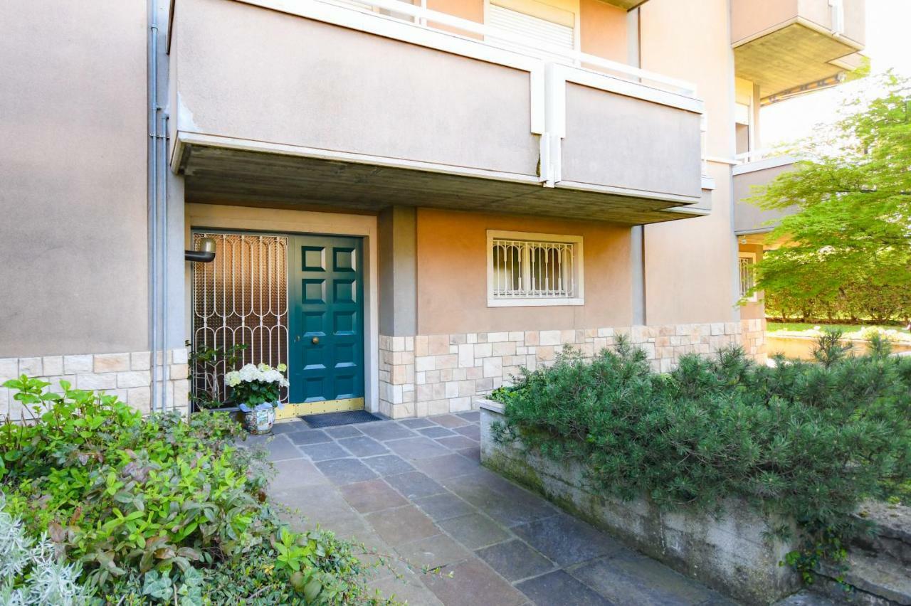 Desenzanoloft Official Partner Marriott Homes & Villas - The Sunflower Front Lake Desenzano del Garda Exterior foto